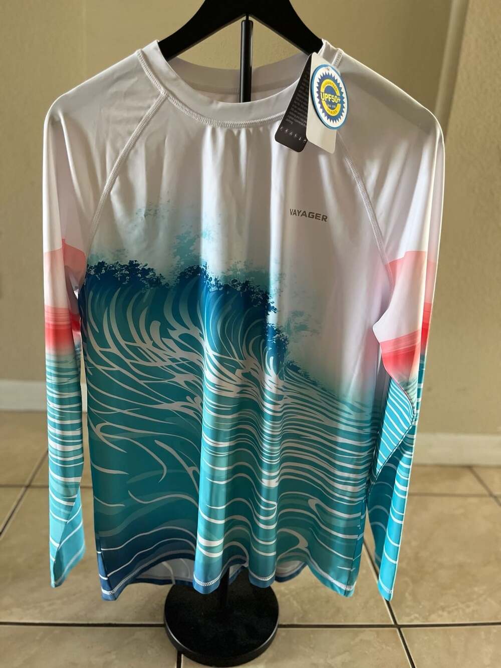 Vayager UPF 50+ Rash Guard Size L Wave Print Long Sleeve